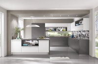 Nobilia APL ohne Überstand plus Stangengriffe HS horizontal mittig .jpg