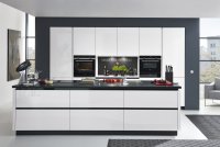 Bauformat-Küche-Weiß-Hochglanz-UV-Lack-1.jpg