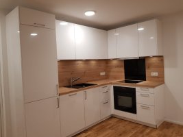 Beispiel Holzverkleidung Rückwand.jpeg