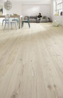 heller Laminatboden.jpg