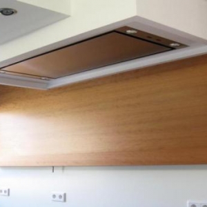 Küche in Mattlack, Kirschbaum und Nero Assoluto