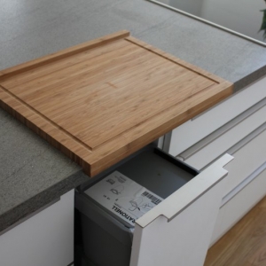 Ein neues Bambusbrett, viel leichter und besser zu pflegen als das alte :)