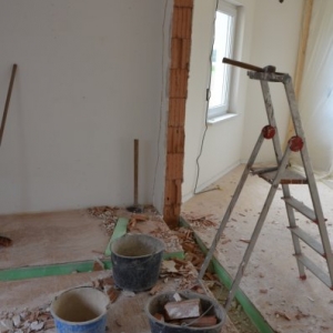 Wände sind raus um zwölf Uhr