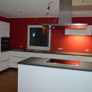 dreiviertel fertige Küche