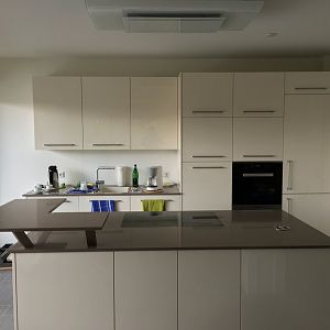 Ballerina Küche mit Quarz-Komposit Arbeitsplatte