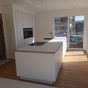 Häcker Systemat AV 2035 mit Leicht-Kompaktplatte.jpg