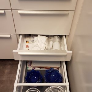 40er Unterschrank_Fenster_1.jpg