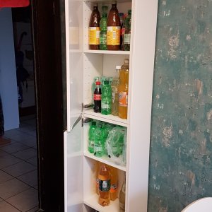 Hängeschrank_hinter der Tür.jpg