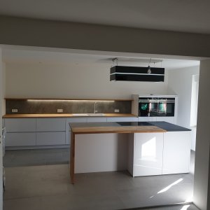 Häcker Systemat AV4030 mit Keramik und Eiche.jpg