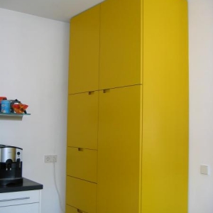 Hochschrankelement für eine bestehende Küche