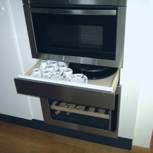 Schublade mit Edelstahlfront für Espressozubehör