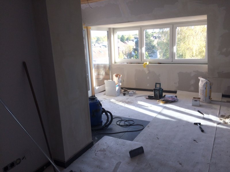 Blick aus Küchenbereich Richtung Fensterfront