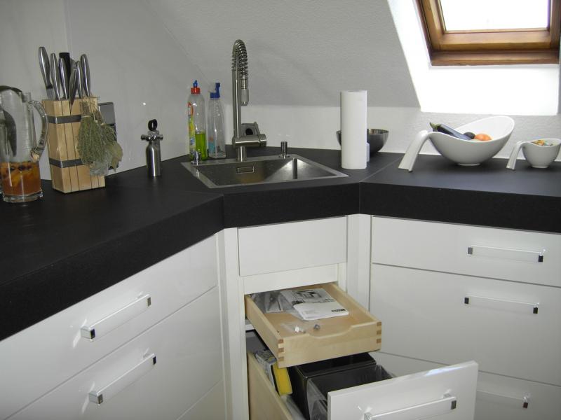 darunter Müll und 1 Innenauszug