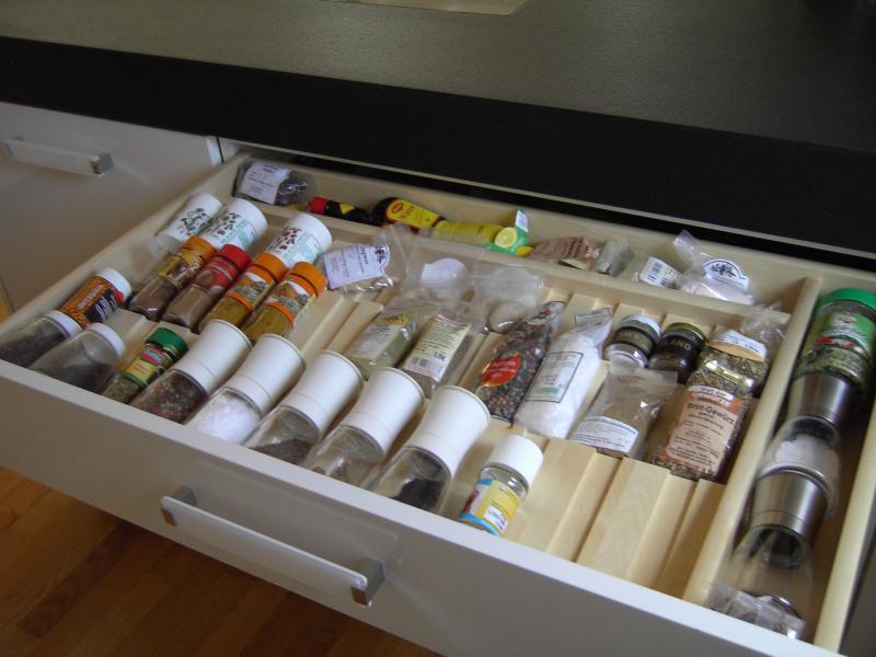 Gewürzschublade, Eigenkonstruktion in Ahorn massiv