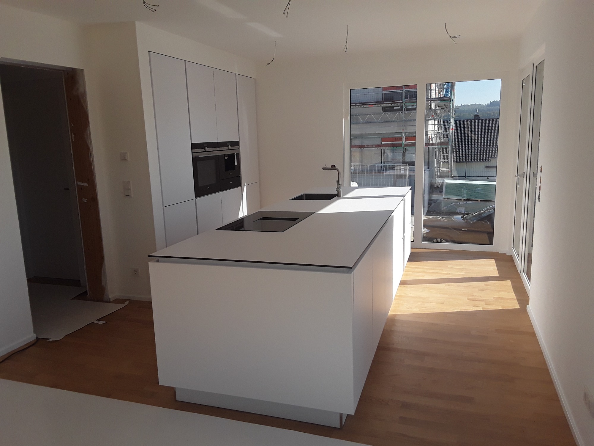 Häcker Systemat AV 2035 mit Leicht-Kompaktplatte.jpg