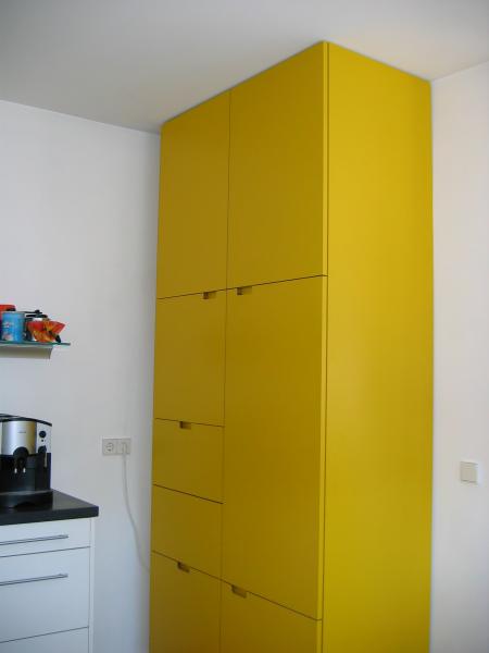 Hochschrankelement für eine bestehende Küche