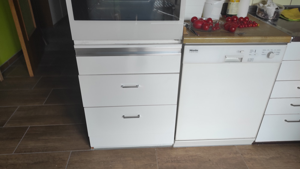 Küche_unter_Backofen_001.jpg