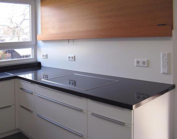 Oberer Rückwandbereich in Kirschbaum