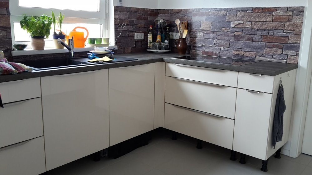 Rueckwand_Steinoptik2