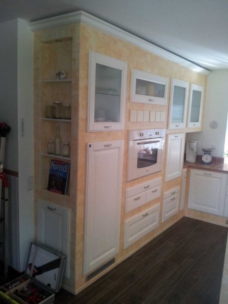 Wandverbau für Kühlschrank und Backofen