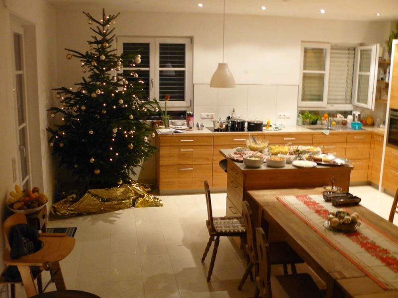 Weihnachten, wir hatten einige Gäste, der Block wurde gedreht und zum Buffett  umfunktioniert und der Tisch auf 230 cm ausgezogen