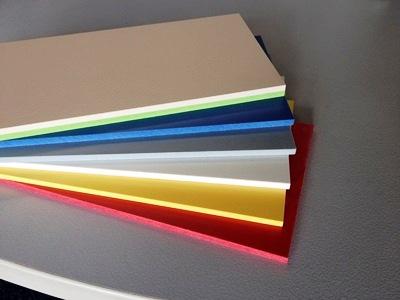 Kompaktplatte-farbiger-Kern.jpg