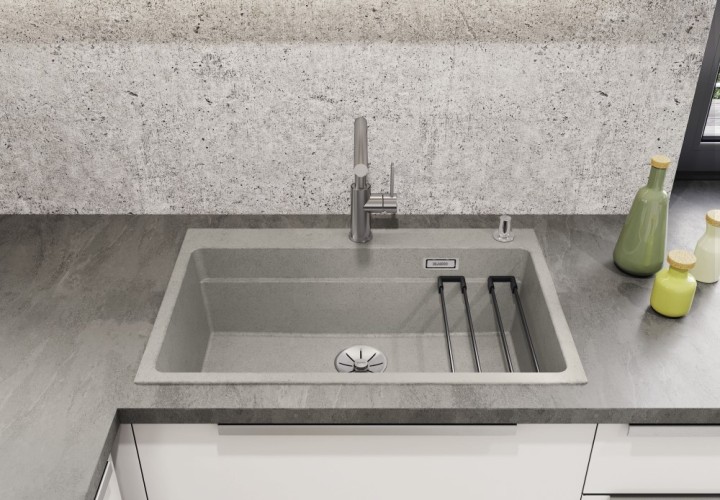 Die neue Farbe Beton-Style ist prädestiniert für hochwertige Küchen in architektonisch geprägten Raumkonzepten, in denen Beton als Gestaltungselement zum Einsatz kommt. Mit ihrer für Beton spezifischen individuellen Oberfläche ist jedes Modell in Beton-St Die neue Farbe Beton-Style ist prädestiniert für hochwertige Küchen in architektonisch geprägten Raumkonzepten, in denen Beton als Gestaltungselement zum Einsatz kommt. Mit ihrer für Beton spezifischen individuellen Oberfläche ist jedes Modell in Beton-St