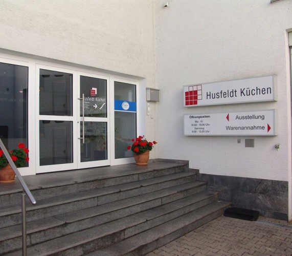 Husfeldt Küchen - Küchentreff Küchenstudio in Hainburg - Küchenmöbelgeschäft